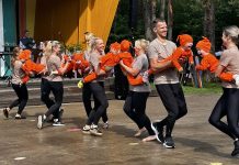 Raasiku valla laulu- ja tantsupäeval esitati „Rõõmu südamest“