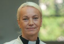 Leesi koguduse hooldajaõpetaja on KÜLLI SUUREVÄLJA