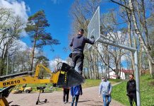 Alavere külaplatsile paigaldati korvpallikonstruktsioon