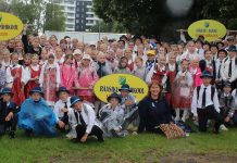 HELI KARU viis peamiselt Raasikult ja ka Anija vallast laulupeole üle 200 laulja