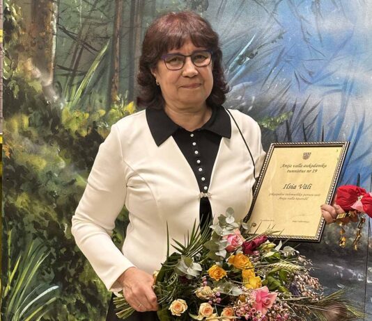 EV aastapäeva tähistamisel Kehras õnnitleti Anija valla uut aukodanikku