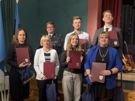 Kuusalu vallavalitsus jagas EV aastapäeva aktusel tänukirju