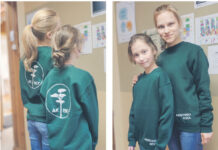 Aegviidu kool võttis kasutusele koolilogoga pusa