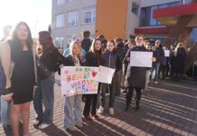 Aruküla kool tänas pensionile jäänud direktorit