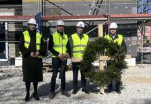 Kehras peeti eakate teenusmaja sarikapidu