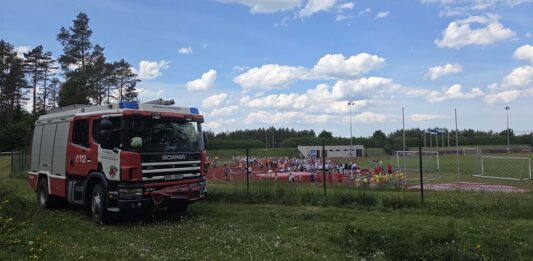 Aruküla põhikoolis ja Kuusalu keskkoolis võistlesid klassid tuletõrjeolümpiamängudel