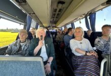 Raasiku MTÜ Tuulekell juubel kihelkonnatuuri ja uue raamatuga